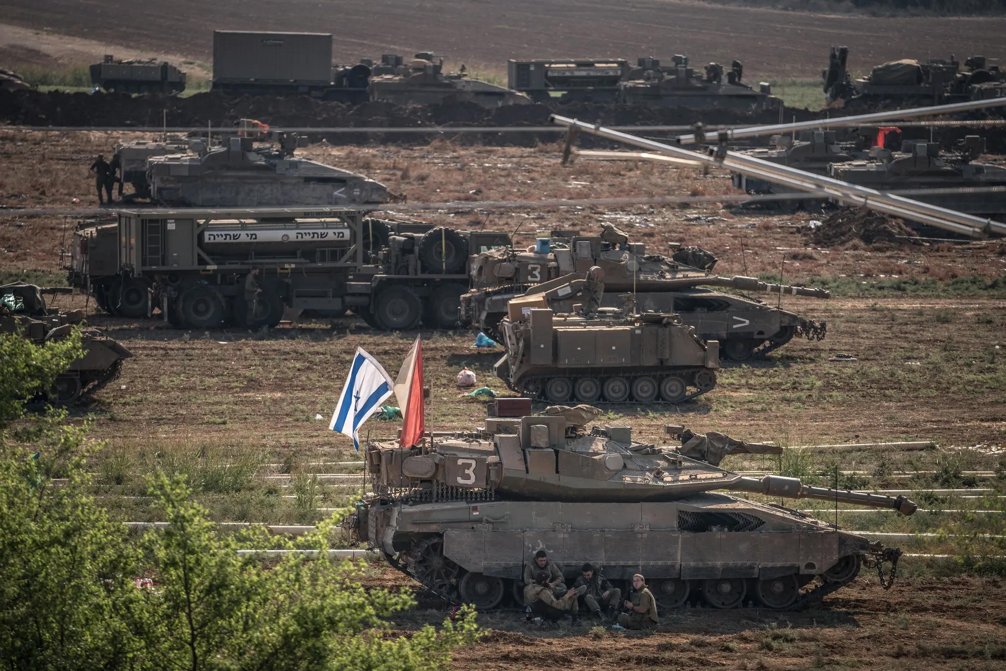 Ізраїльські військові танки в суботу перед можливим вторгненням у сектор Газа